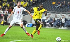 九游娱乐下载-关于西班牙战胜瑞典，国际比赛双方势均力敌的信息