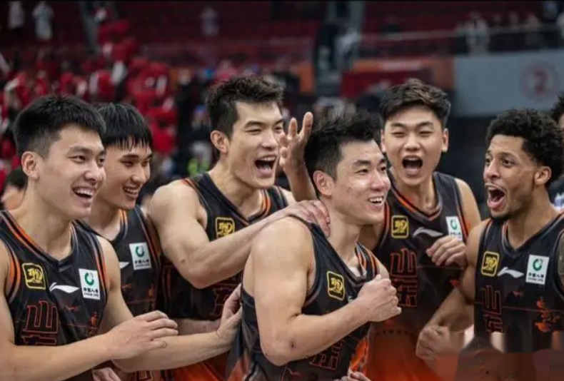 江苏肯帝亚客场战胜福建男篮，取得胜利