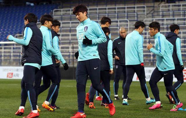 关于法国劲旅遭遇两连败，卫冕梦碎！的信息