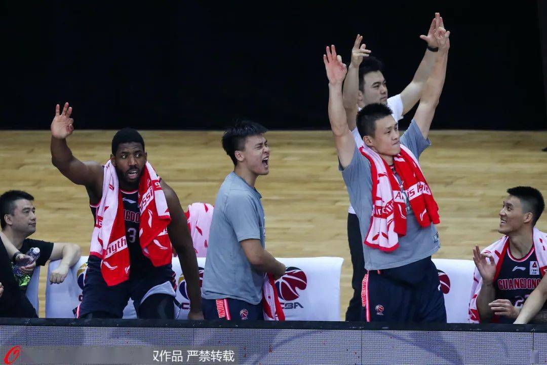 好战队伍在篮球季后赛中开启反扑模式