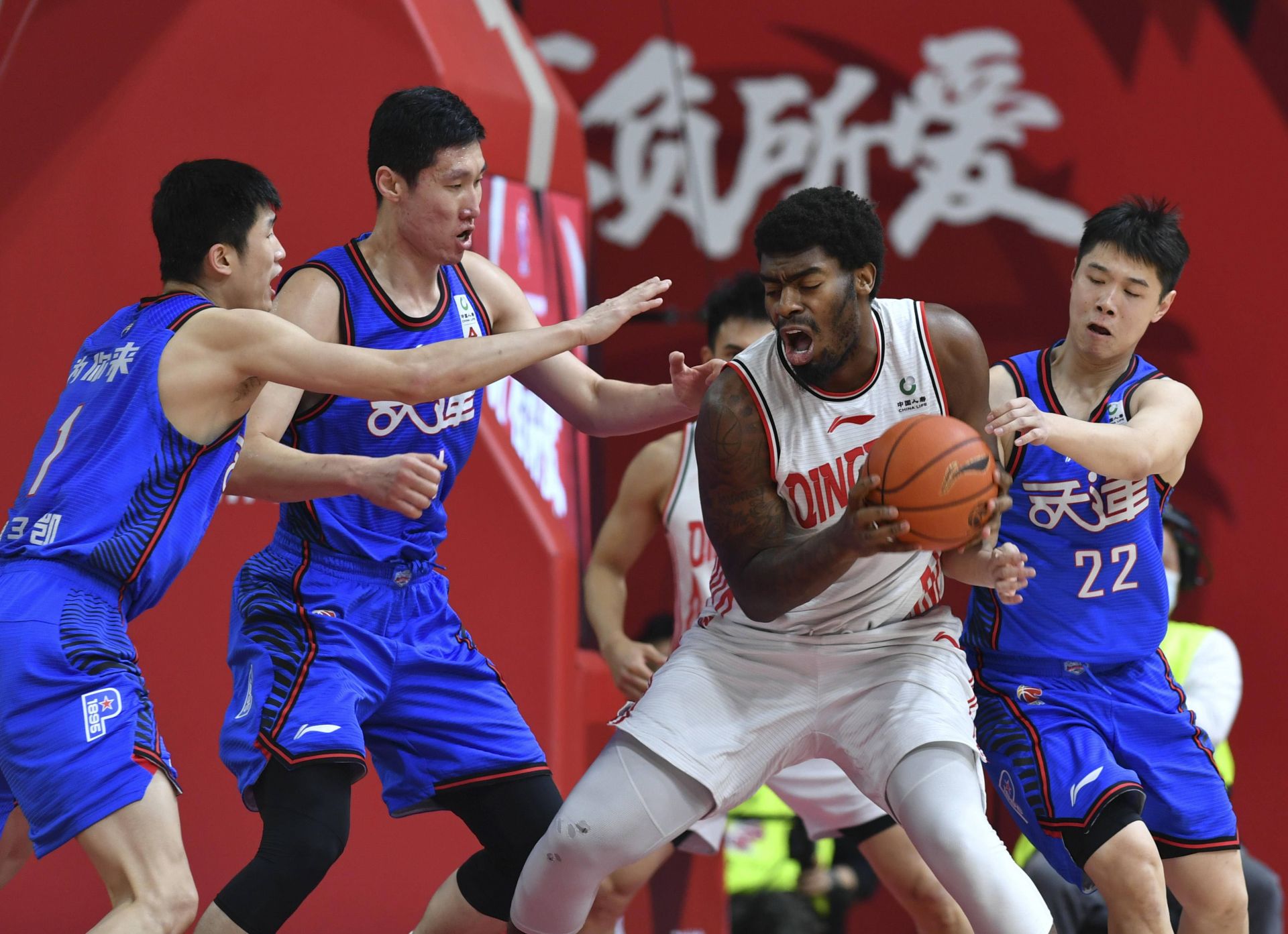 天津队客场失利，需调整阵容布防