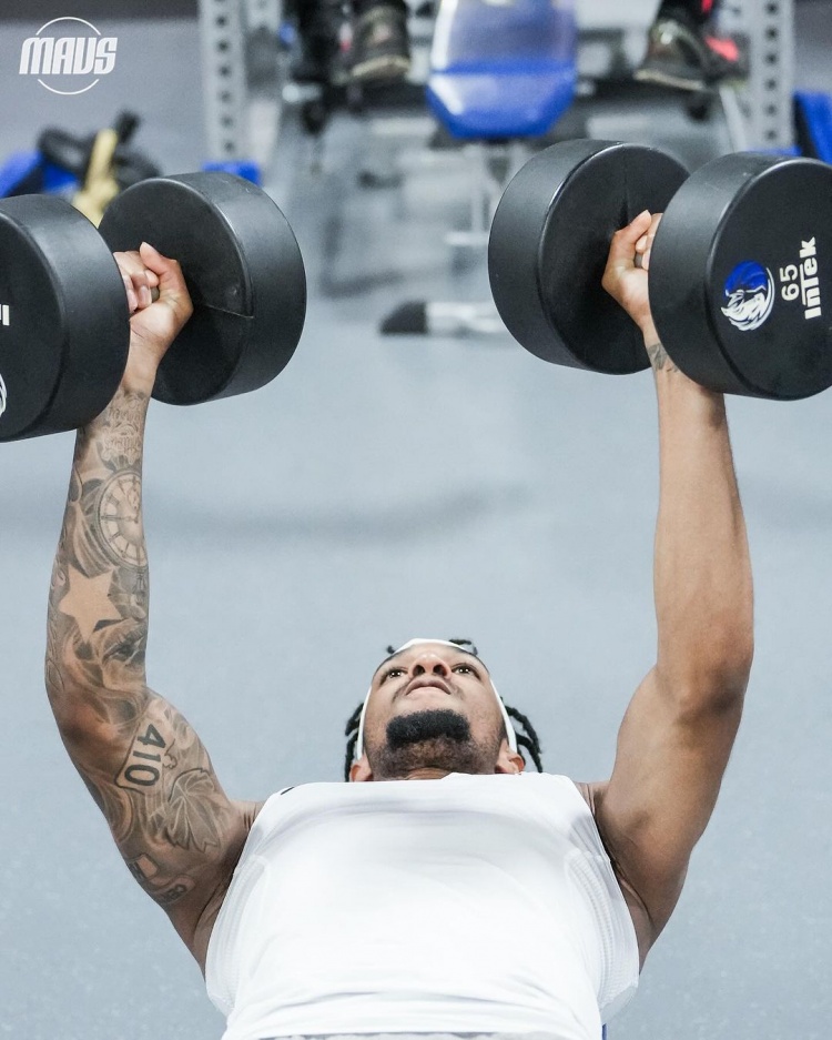 备战关键比赛球队调整训练计划